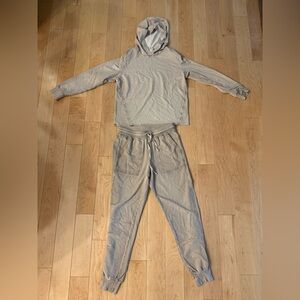 Barefoot Dreams Malibu Collection Sweatsuit